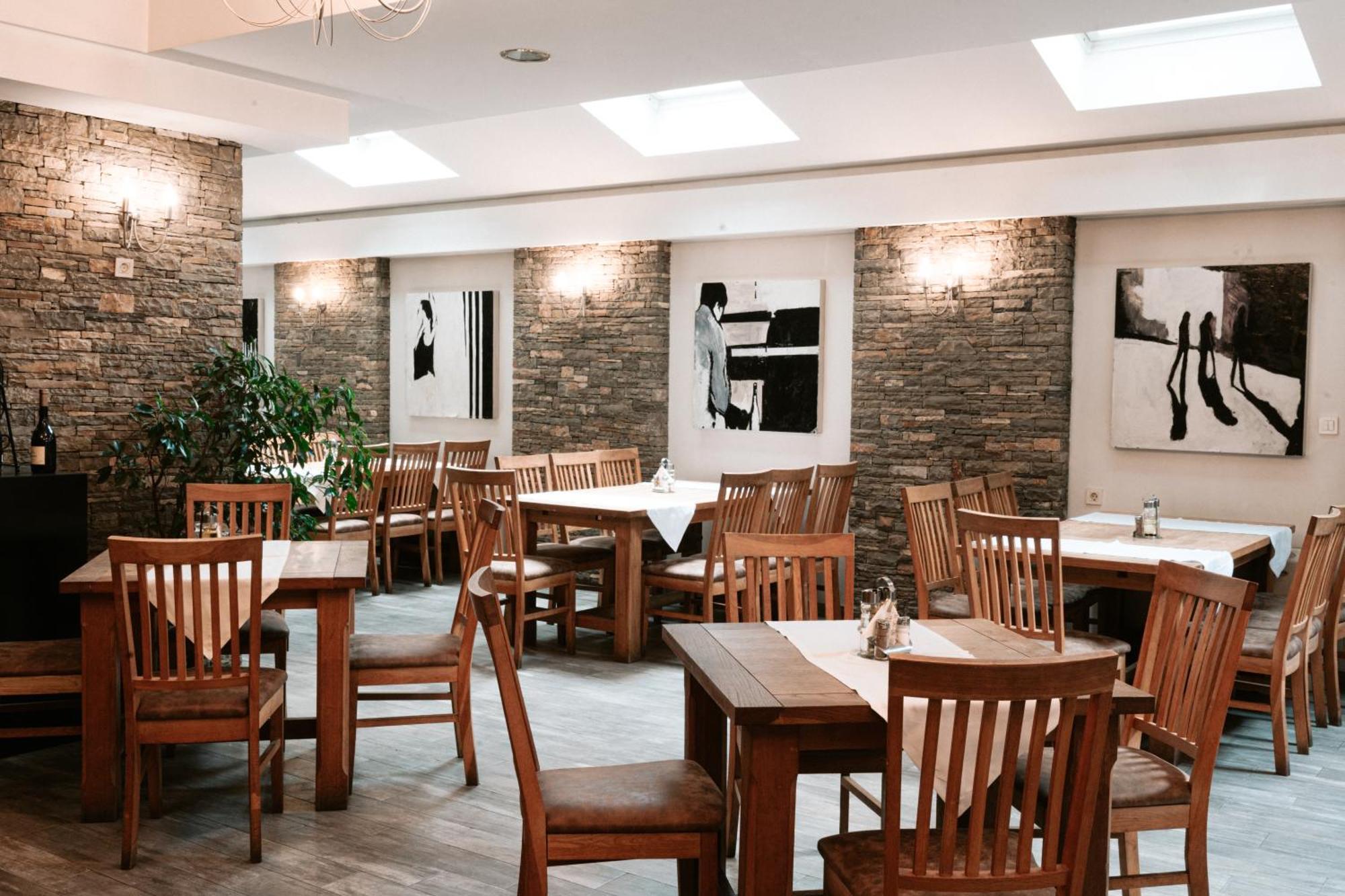 Hotel Centrum Prizren Exterior photo