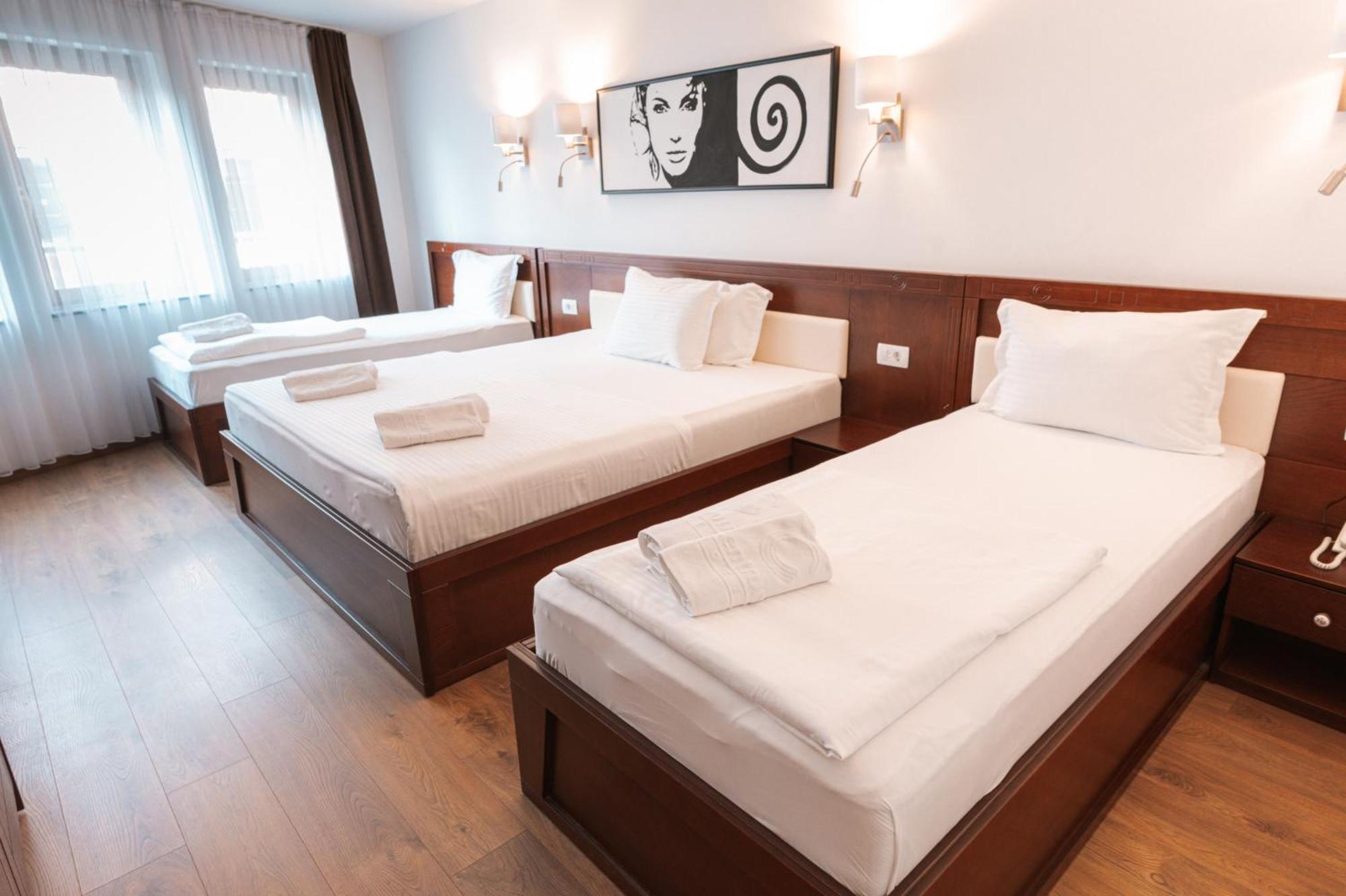 Hotel Centrum Prizren Exterior photo